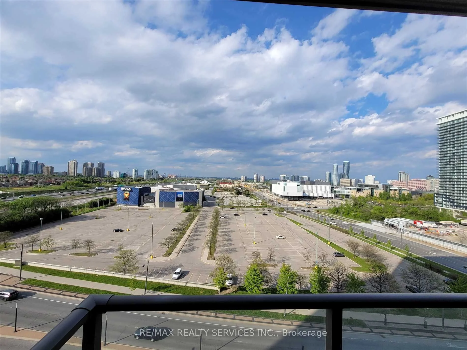 339 Rathburn Road W 1119, Mississauga, ON L5B 0K6