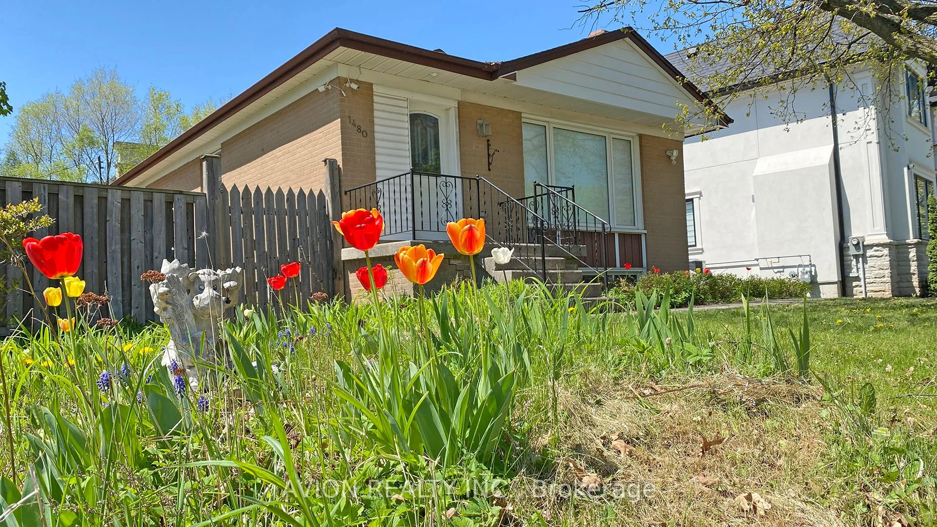 1480 Pembroke Drive, Oakville, ON L6H 1V8