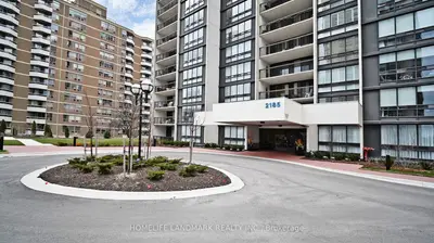 Condo Apartment in Oakville