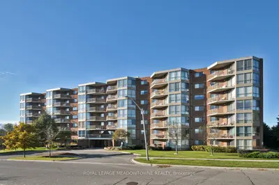Condo Apartment in Halton Hills