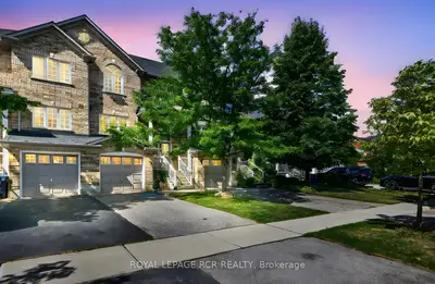 Att/Row/Townhouse in Mississauga