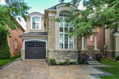 Detached in Oakville
