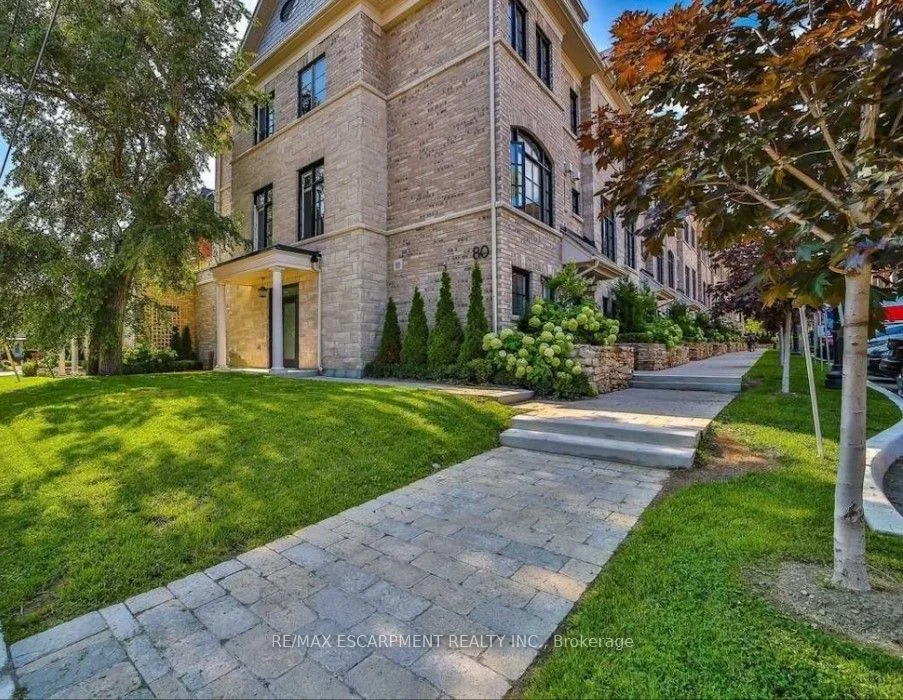 80 Daisy Avenue 23, Toronto W06, ON M8W 1S1