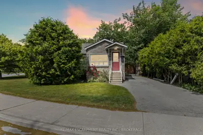 Detached in Burlington