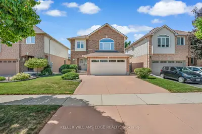 Detached in Burlington