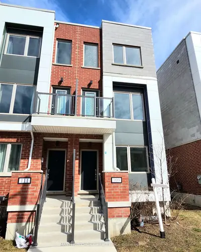 Att/Row/Townhouse in Toronto