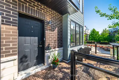 Condo Townhouse in Mississauga