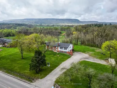 Detached in Burlington