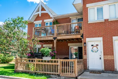 Condo Townhouse in Burlington