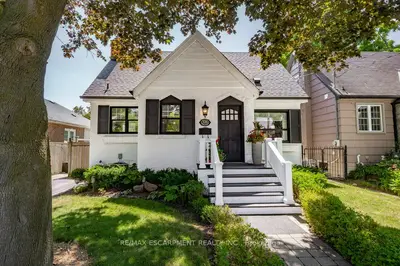 Detached in Burlington