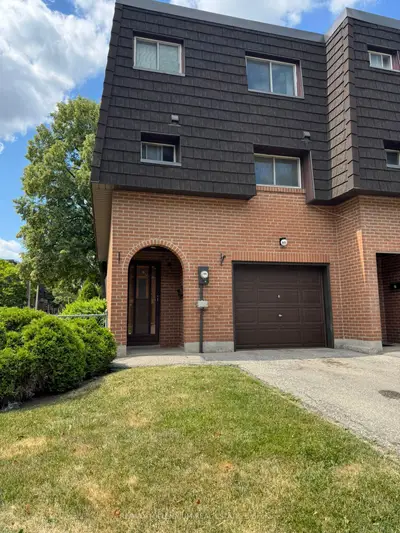Condo Townhouse in Brampton