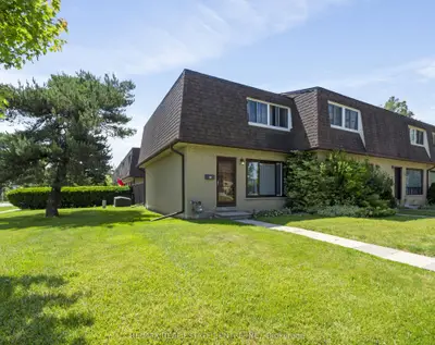 Condo Townhouse in Halton Hills