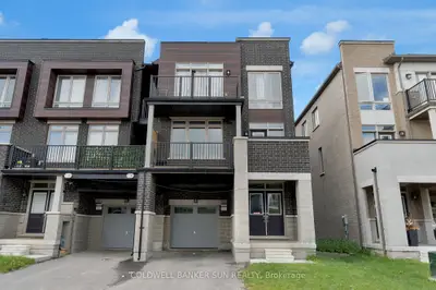 Att/Row/Townhouse in Brampton