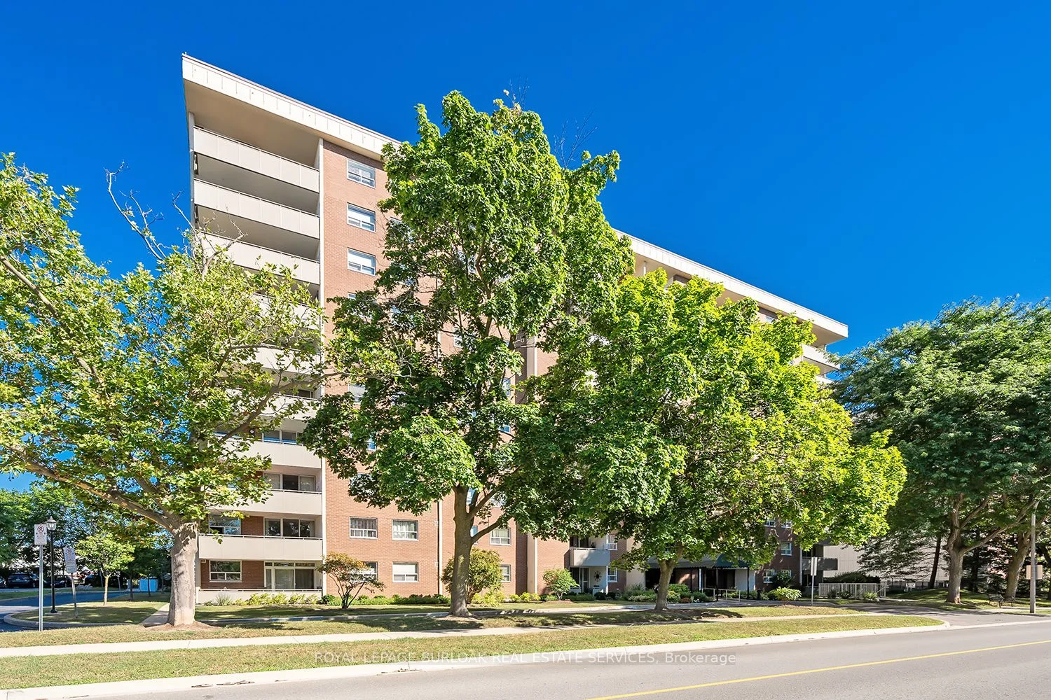 1415 Ghent Avenue 207, Burlington, ON L7S 1X4