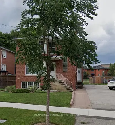 Duplex in Toronto