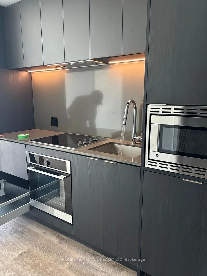 3009 Novar Road 523, Mississauga, ON L5B 1H7
