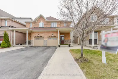 Semi-Detached in Milton