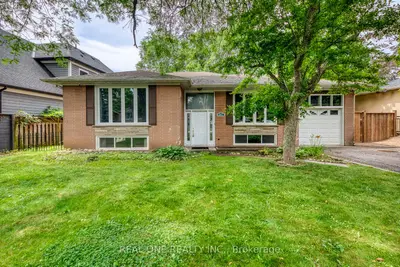 Detached in Oakville