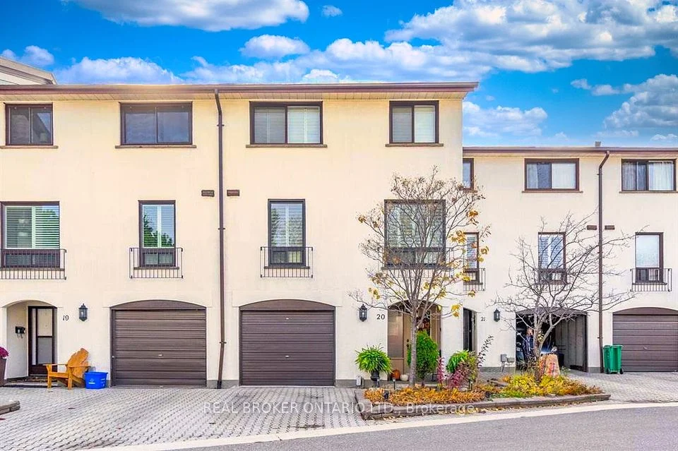 6679 Shelter Bay Road 20, Mississauga, ON L5N 2A2