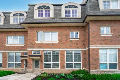 Condo Townhouse in Oakville
