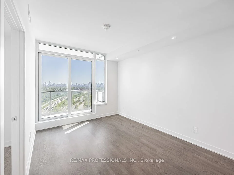 1926 Lake Shore Boulevard 3605, Toronto W01, ON M6S 1A1
