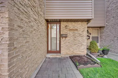 Condo Townhouse in Brampton