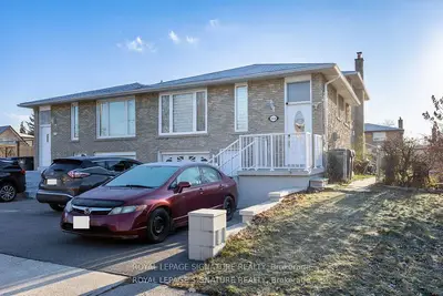 Semi-Detached in Mississauga