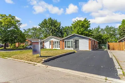Semi-Detached in Brampton