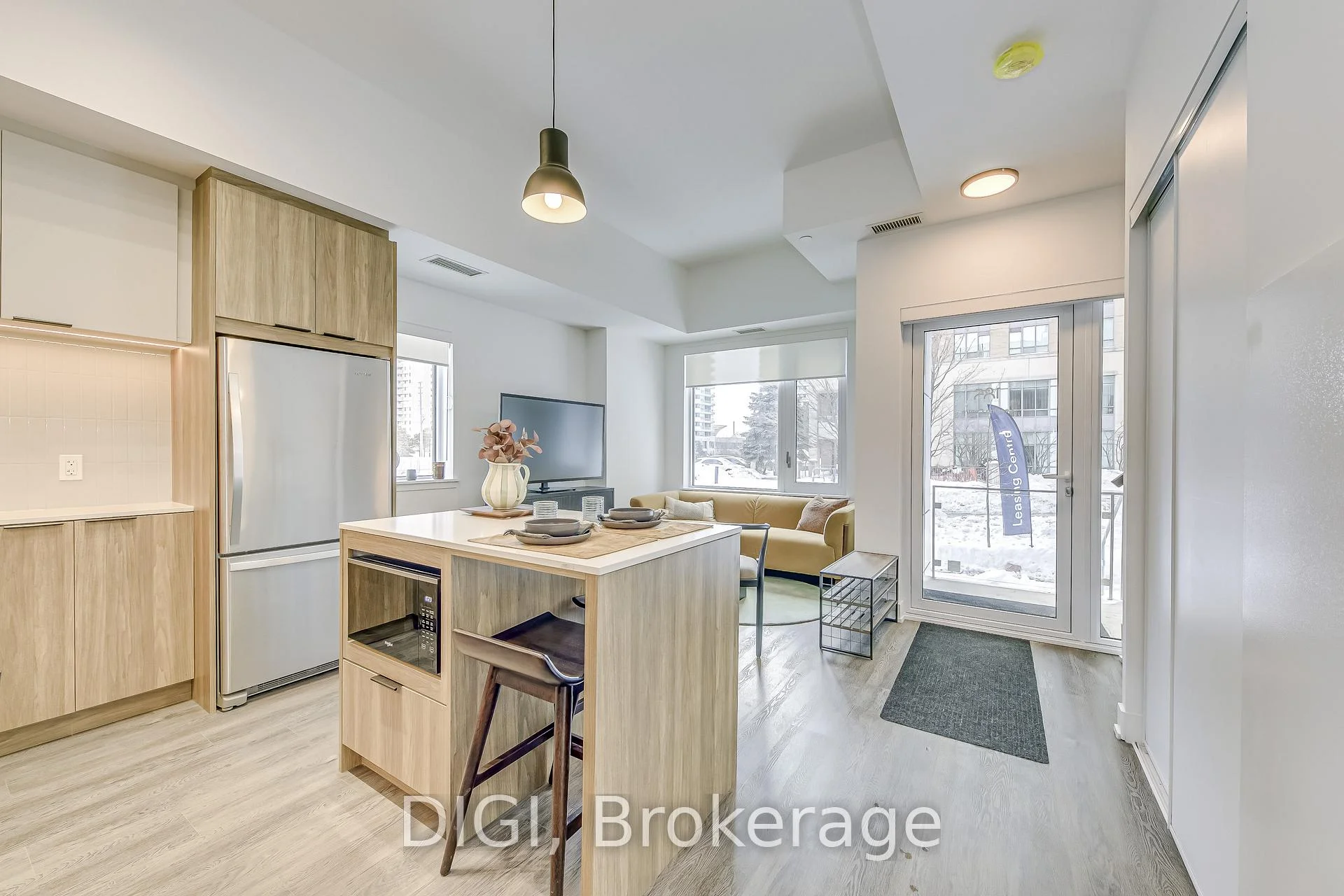185 Enfield Place TH5, Mississauga, ON L5B 0R3