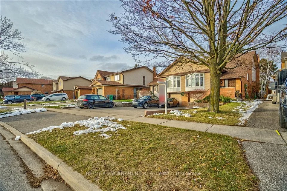 4252 Jefton Crescent Lower, Mississauga, ON L5L 1Z3