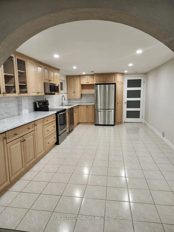 45 Hisey Crescent, Toronto W05, ON M3N 1T9