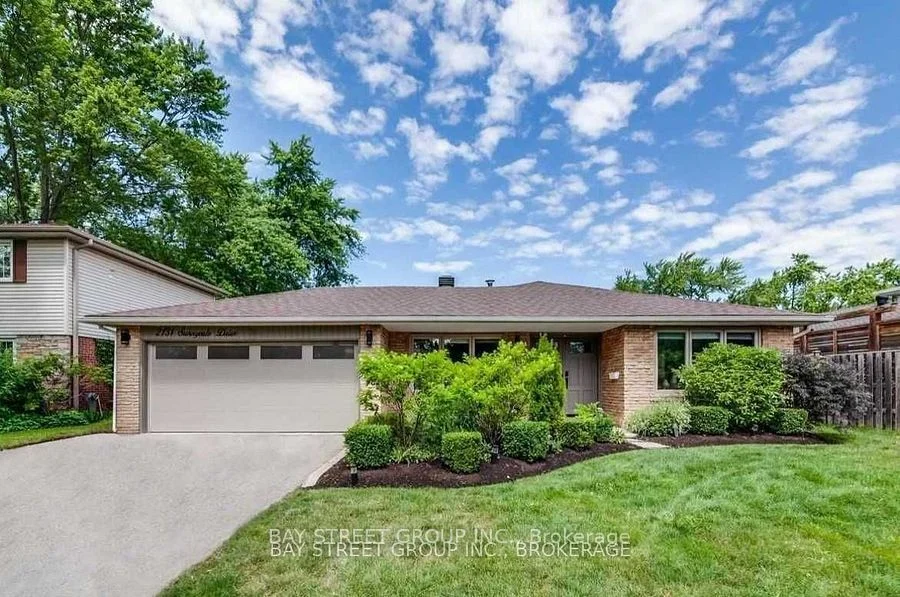 2131 Sunnyvale Drive, Oakville, ON L6L 1W6