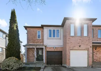 Semi-Detached in Oakville