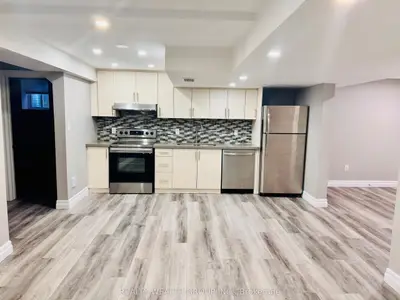 Lower Level in Halton Hills