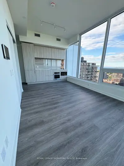 Common Element Condo in Mississauga