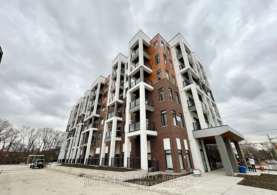 165 Canon Jackson Drive 214, Toronto W04, ON M6M 0B6
