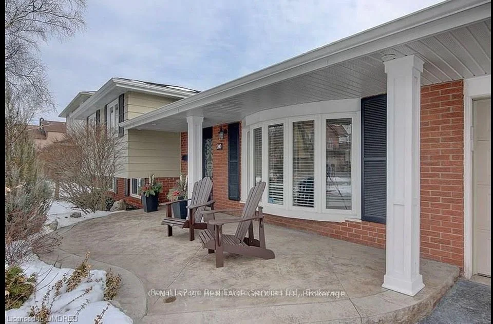 200 Sewell Drive, Oakville, ON L6H 1E4
