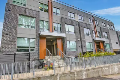 Condo Townhouse in Mississauga