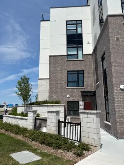 Condo Townhouse in Milton