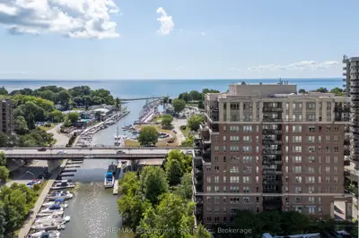 Condo Apartment in Oakville