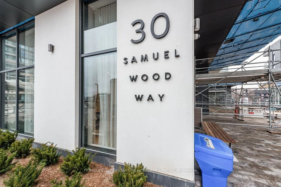 30 Samuel Wood Way 501, Toronto W08, ON M9B 1B1