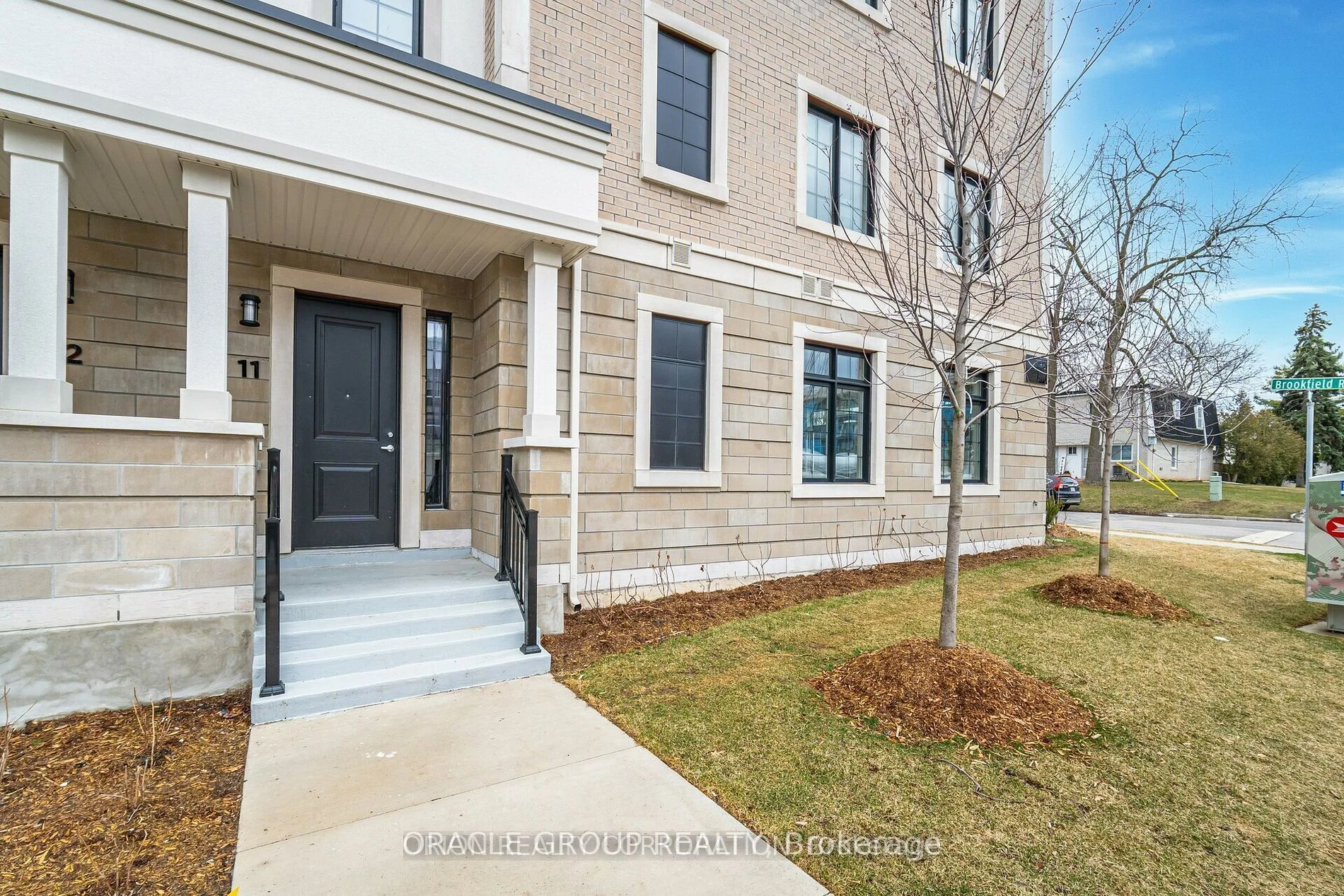 95 Brookfield Road TH11, Oakville, ON L6K 2Y8