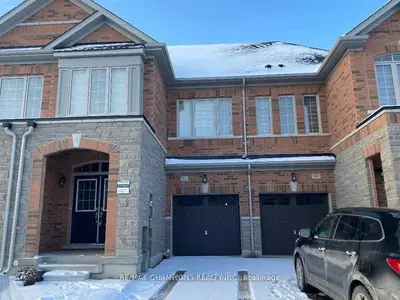 Att/Row/Townhouse in Brampton
