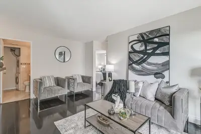 Condo Apartment in Mississauga