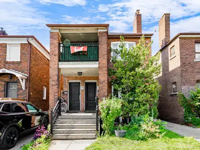 Triplex in Toronto
