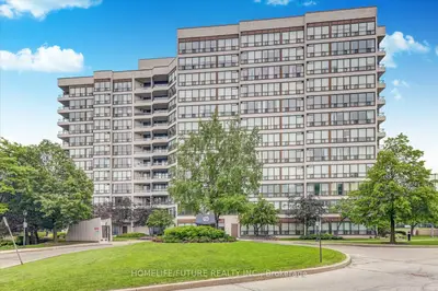 Common Element Condo in Brampton