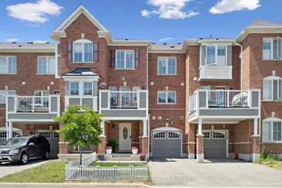 Att/Row/Townhouse in Milton