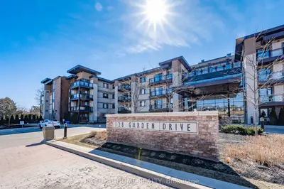 Condo Apartment in Oakville