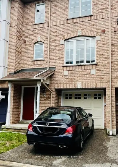 Condo Townhouse in Mississauga