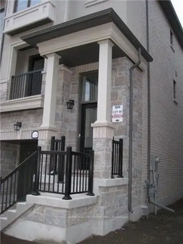 Condo Townhouse in Mississauga